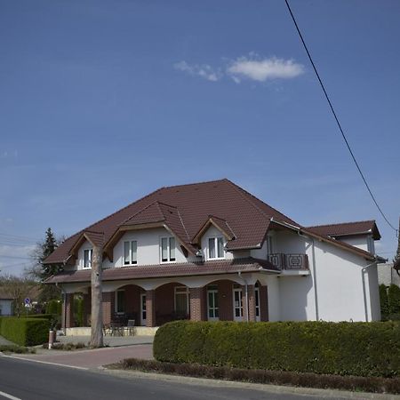 Fonix Apartmanhaz Nagypali Екстер'єр фото
