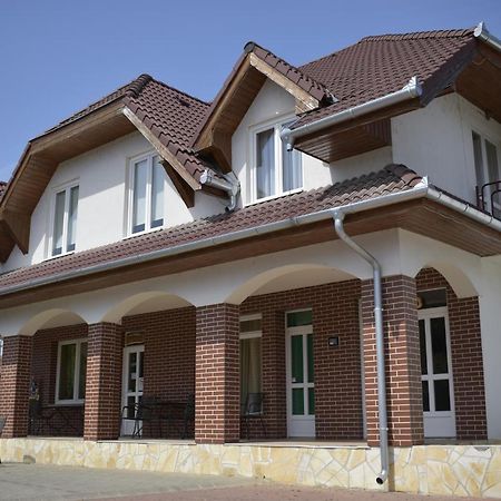 Fonix Apartmanhaz Nagypali Екстер'єр фото