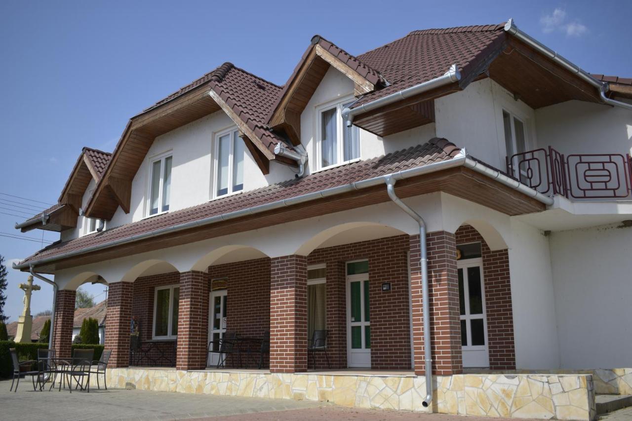 Fonix Apartmanhaz Nagypali Екстер'єр фото